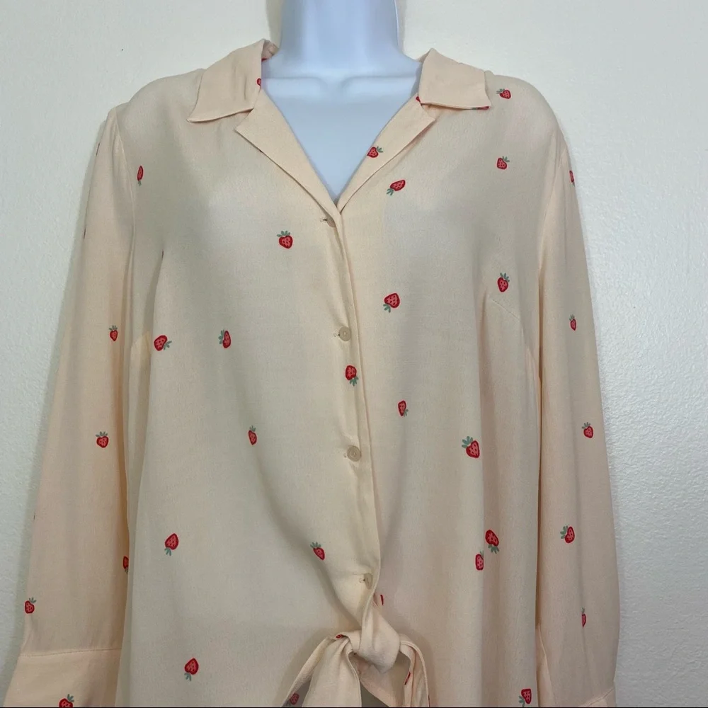 NWT Lauren Conrad. Ladies Size Medium Top - Picture 10 of 10